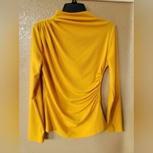 Boutique Marigold Top Size M